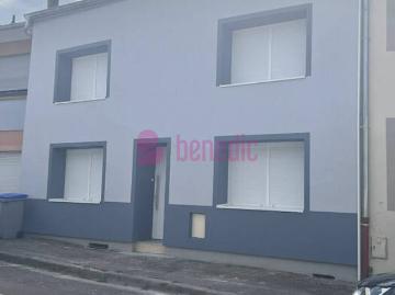 Maison de caractère rénovée avec terrasse en plein coeur de Boulay