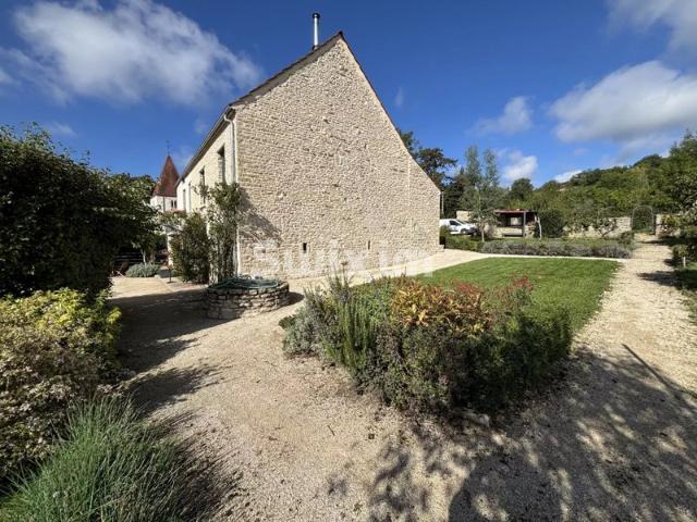 Maison de caractère rénovée avec élégants volumes
