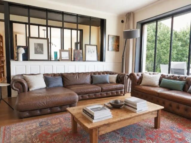 Maison de caractère rénovée avec grandes dépendances 360m² Stenay