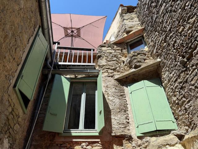 Maison de village rénovée avec patio et terrasse tropézienne – Siran Minervois