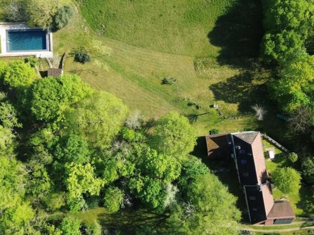 Maison de caractère rénovée avec piscine et vue dégagée entre Sa