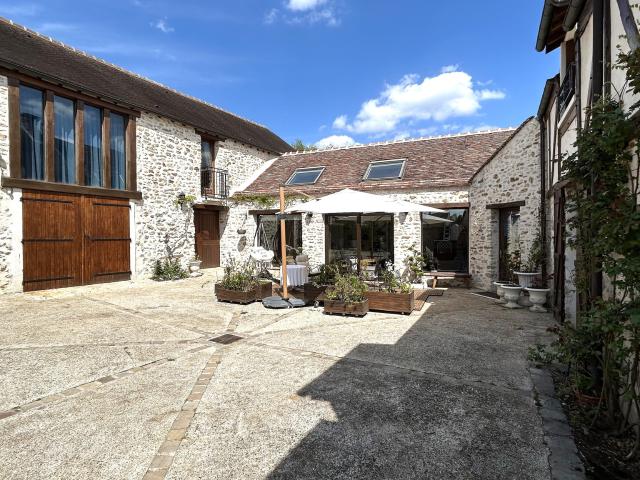 Maison de caractère rénovée avec piscine
