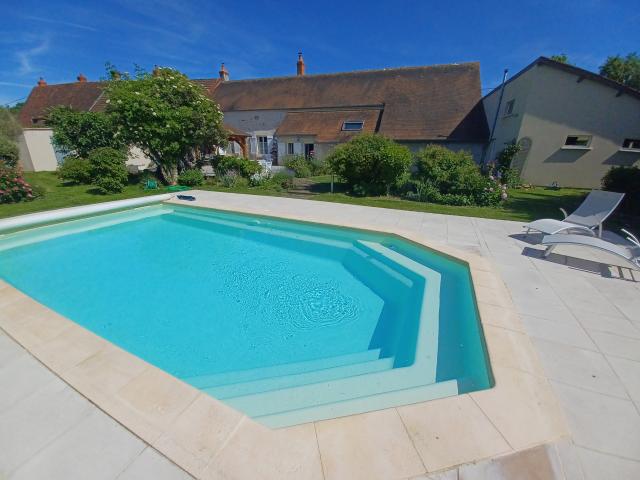 Maison de caractère rénovée. Idéalement située