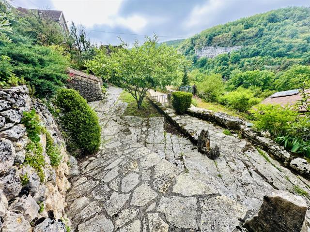 Maison de Caractère Semi Troglodyte Cabrerets, Vallée du Cél. 85m² Cabrerets