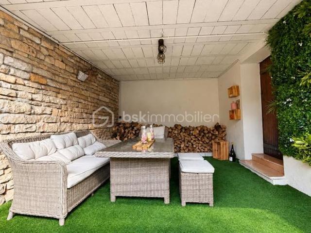 Maison de caractère 140 m² – 4 chambres – Piscine – Ladoix Serrigny