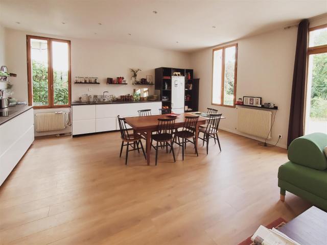 Maison de caractère 175 m2 face chateau 175m² Pineuilh