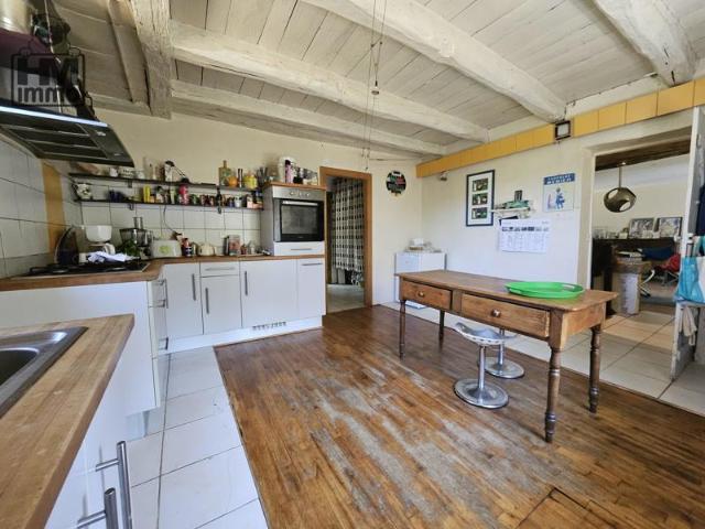 Maison de caractère 10 minutes de Vassivière avec grange attenante