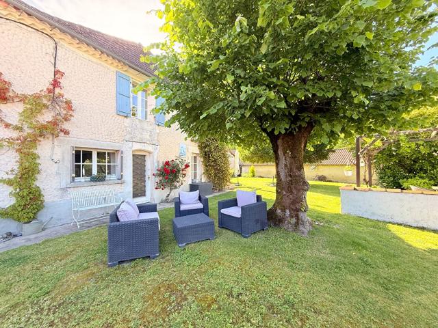 Maison De Caractere 264m² Saint Paul Lizonne