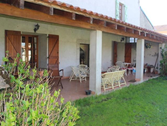 Maison de caractère 268 m² – Jardin 2 933 m² – Dépendance & grand garage – Pointis Inard
