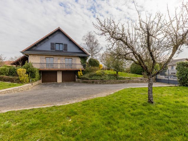 SUPERBE PROPRIETE FAMILIALE 270 M2 TERRAIN 19 ARES CLOS
