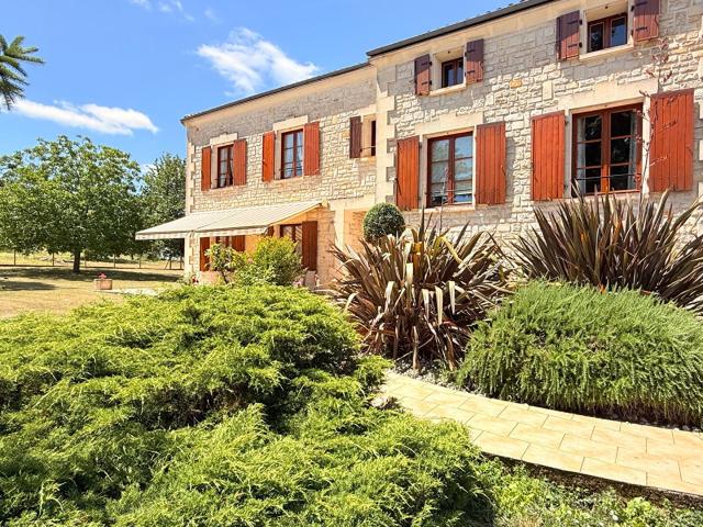 Maison De Caractere 200m² Angoulême