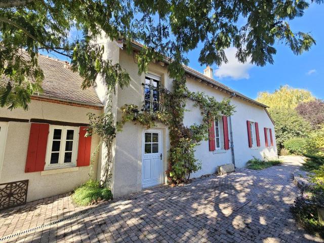Maison de caractère 202m² Ainay le Château