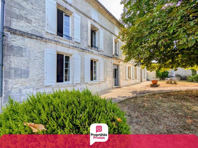 Maison de Caractère 204m² du XVIII Siècle à Salignac Sur Charente réf 459959