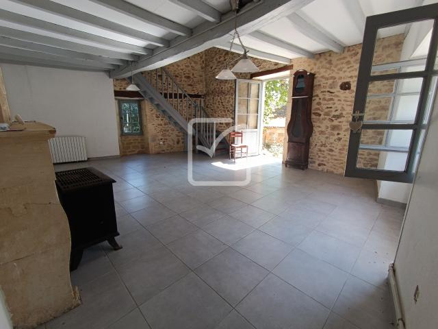 Maison de caractère 3 chambres avec jardin au cœur d'un village médiéval Biron