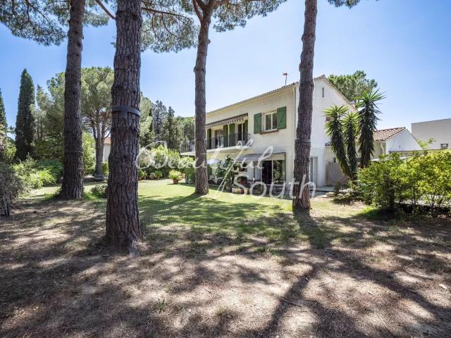 Maison De Caractere, 4 Faces, Avec Jardin Arbore Et Piscine. 193m² Perpignan