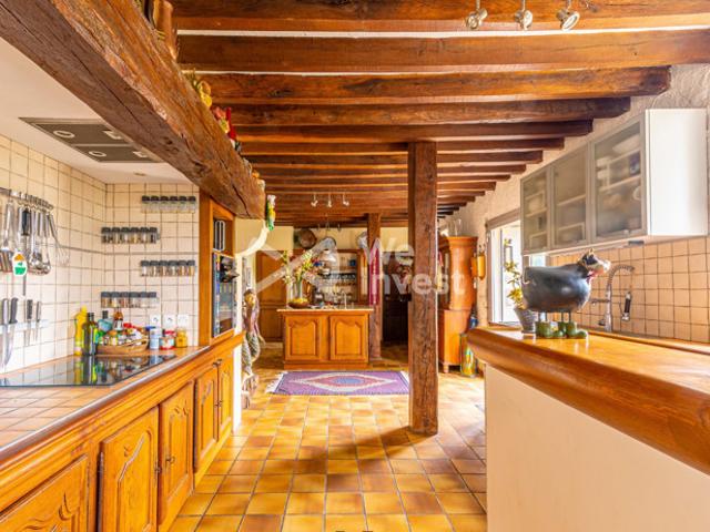 MAISON DE CARACTERE 5371 m² DEPENDANCE