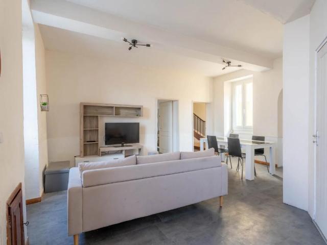 Maison de caractère 5 pièces à Arthès