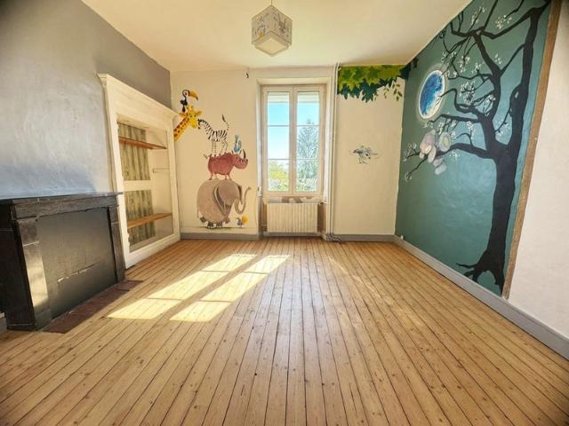 ? Maison de caractère – 6 chambres – Dépendance – Terrain arboré de 1 400 m²