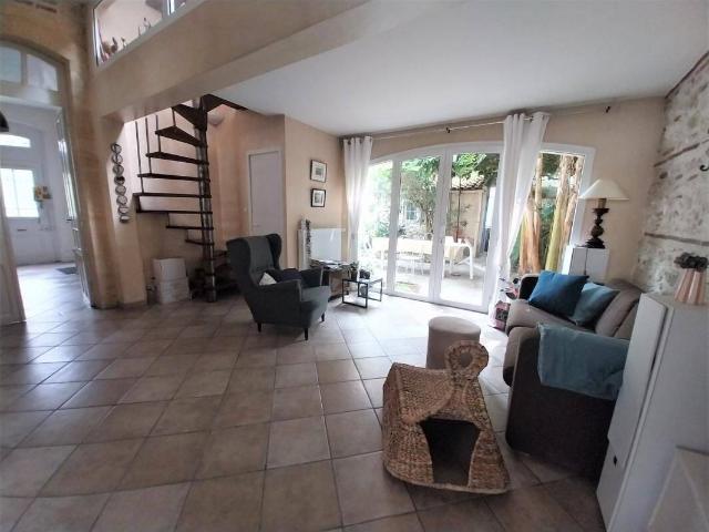 Maison de caractère 6 pièces Quartier Jayan