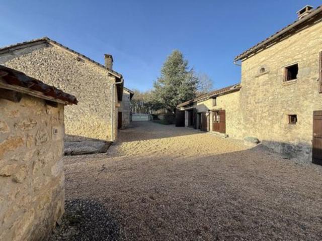 MAISON DE CARACTERE