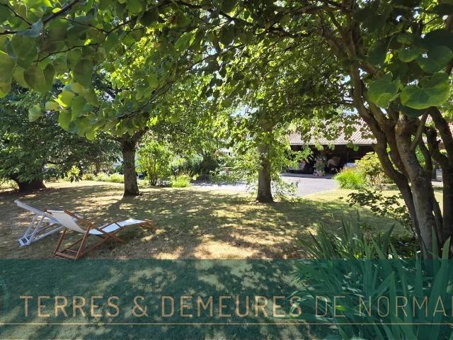 Maison de caractère de 130 M² dans un bourg tous commerces à 15