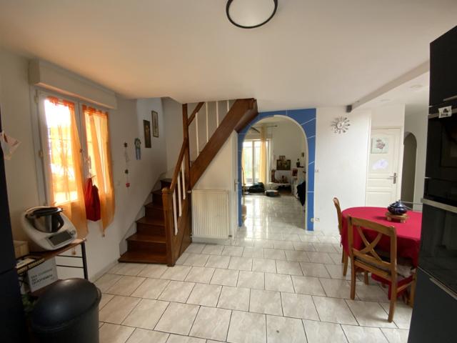 MAISON DE CENTRE VILLE DE 101 M2 AVEC JARDIN, CAVE ET GARAGE