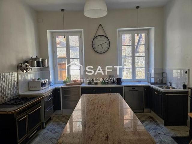 Maison de charme au cœur de Castelnau de Montmiral – 319 m² habitables