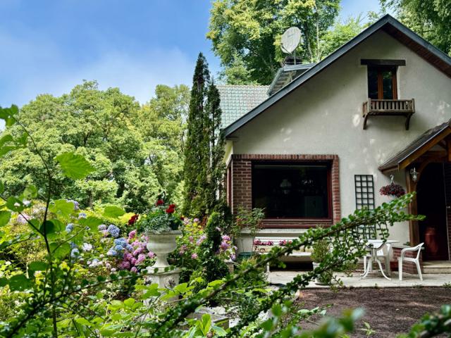 Maison de charme au coeur du Bois de Cise, dans un écrin de v