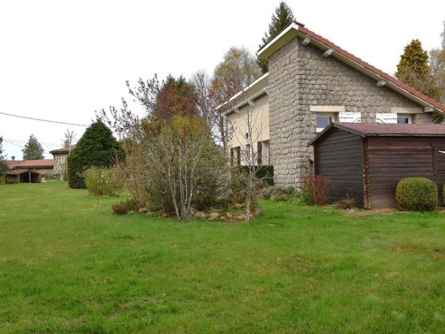 85 m² maison de caractère St Genest Malifaux parc exceptionnel