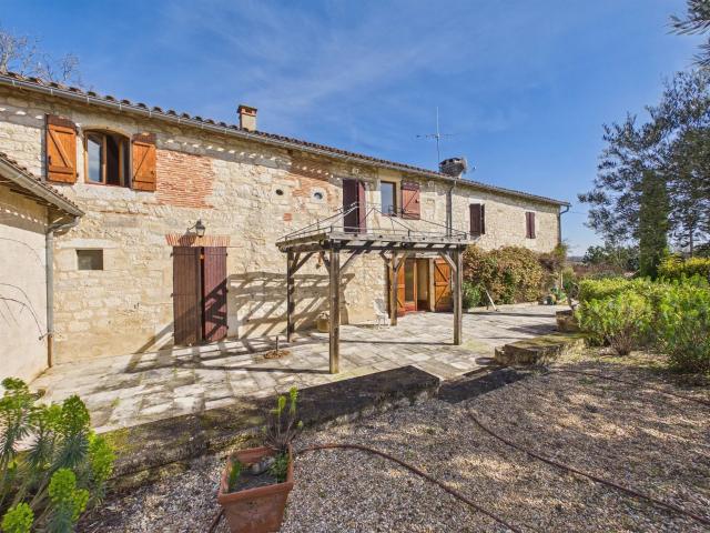 Maison de charme avec grand jardin 381m² Cordes sur Ciel