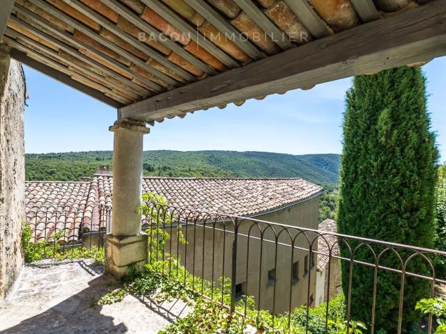 Maison de charme avec jardin 112m² Bonnieux