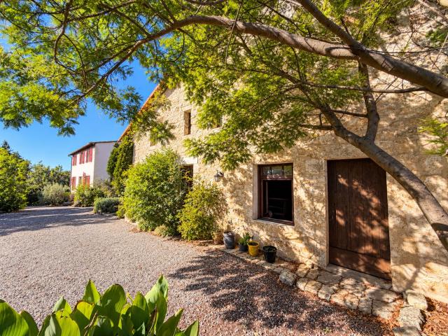 Maison de charme avec son magnifique terrain arboré