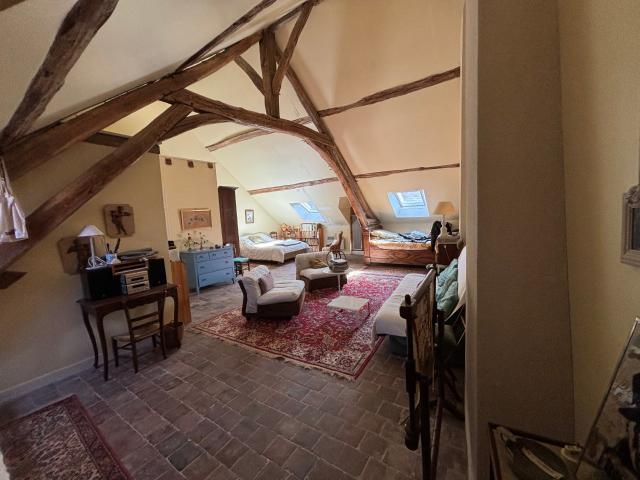 MAISON DE CHARME AVEC POTENTIEL 115 M² – ROGNY LES SEPT ÉCLUSES 89