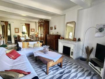 Maison de charme avec petit jardin au coeur d'Apt, capitale. 153m² Apt