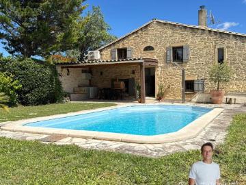 Maison de charme avec piscine et beaux volumes — Fournès