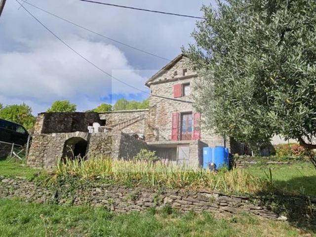 Maison en pierre avec terrain