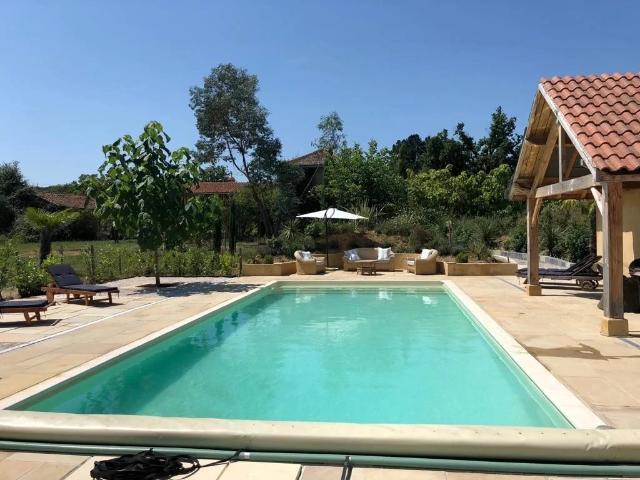 Maison de Charme à Laguian Mazous 430m² Estampes