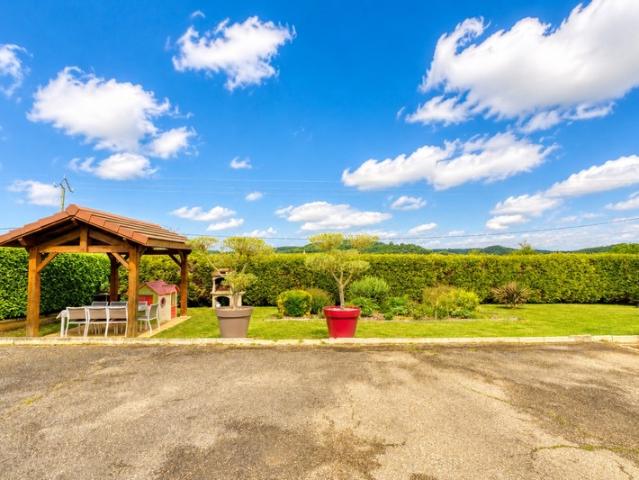 Maison de charme à Moras – 119 m² sur 1 670 m² de terrain constructibl