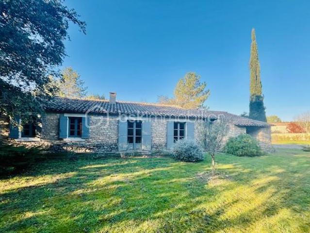 ✨ MAISON DE CHARME À MÉNERBES – AU CŒUR DU TRIANGLE D’OR DU LUBERON ✨
