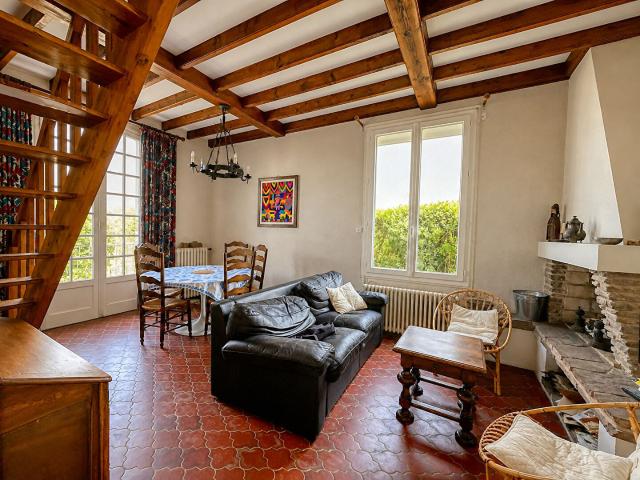 Maison de charme à rénover Royan, à deux pas du marché et de la plage
