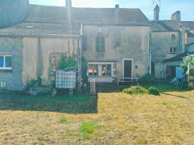 Maison de charme à vendre 13 pièces FAYL BILLOT 52