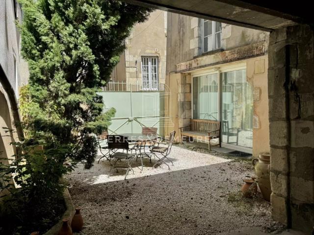 Maison de charme du XVIIe siècle avec 4 suites et bain nordi. 140m² La Charité sur Loire