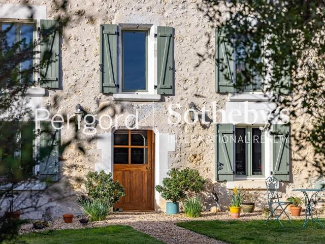 Maison de charme et élégance en Périgord vert de 360m2 360m² Mareuil en Périgord