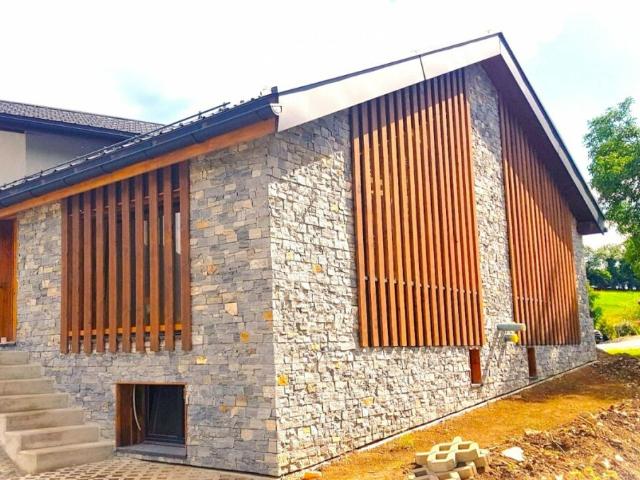 MAISON DE CHARME ÉCOLOGIQUE NEUVE AVEC JARDIN, PARKINGS ET BELLE VUE