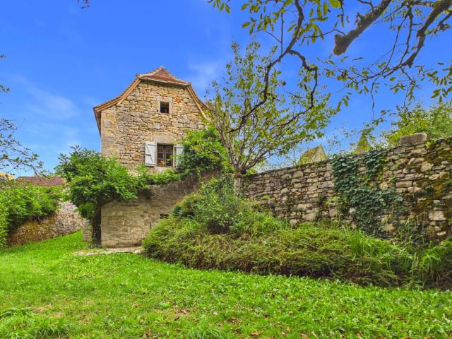 Maison de charme en pierre avec piscine et accès direct au C. 160m² Espagnac Sainte Eulalie