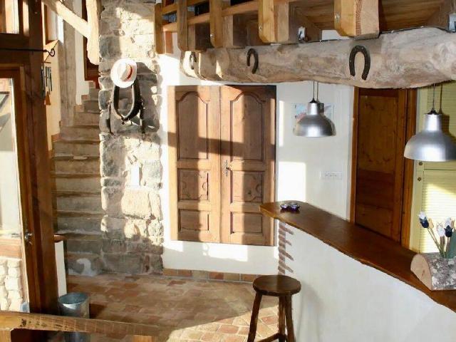 Maison de charme en pierre – Location à l’année – Cenves Haut Beaujolais