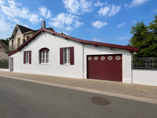 Maison de charme en plein coeur de Saint Trojan les Bains F