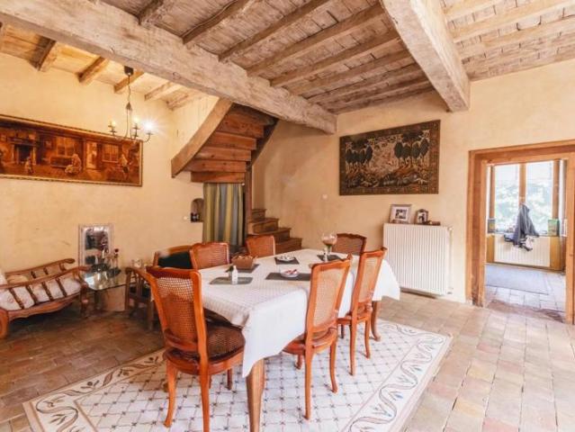 Maison de charme en vente à Courzieu Idéal pour familles