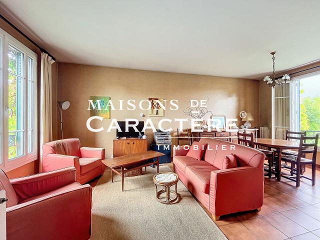 Maison de charme individuelle de 90m2 et jardin à 10 mn à pied des écoles et commerces