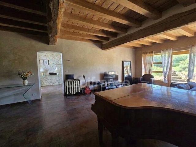 Maison de charme rare au cœur du Vézelien – environ 150 m² habitables, fort potentiel de 230 m2 2 chambres potentiel 5